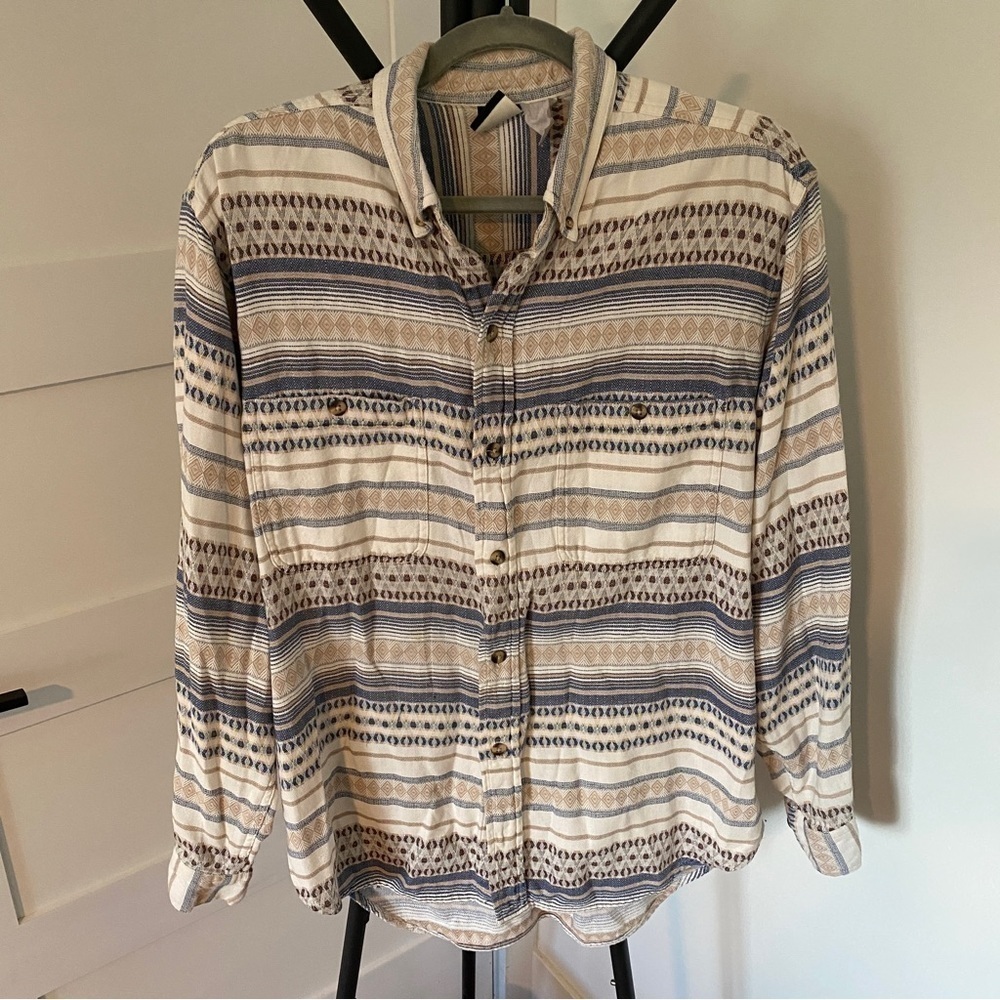 Northface Patterned Button Down - Picture 1 of 6